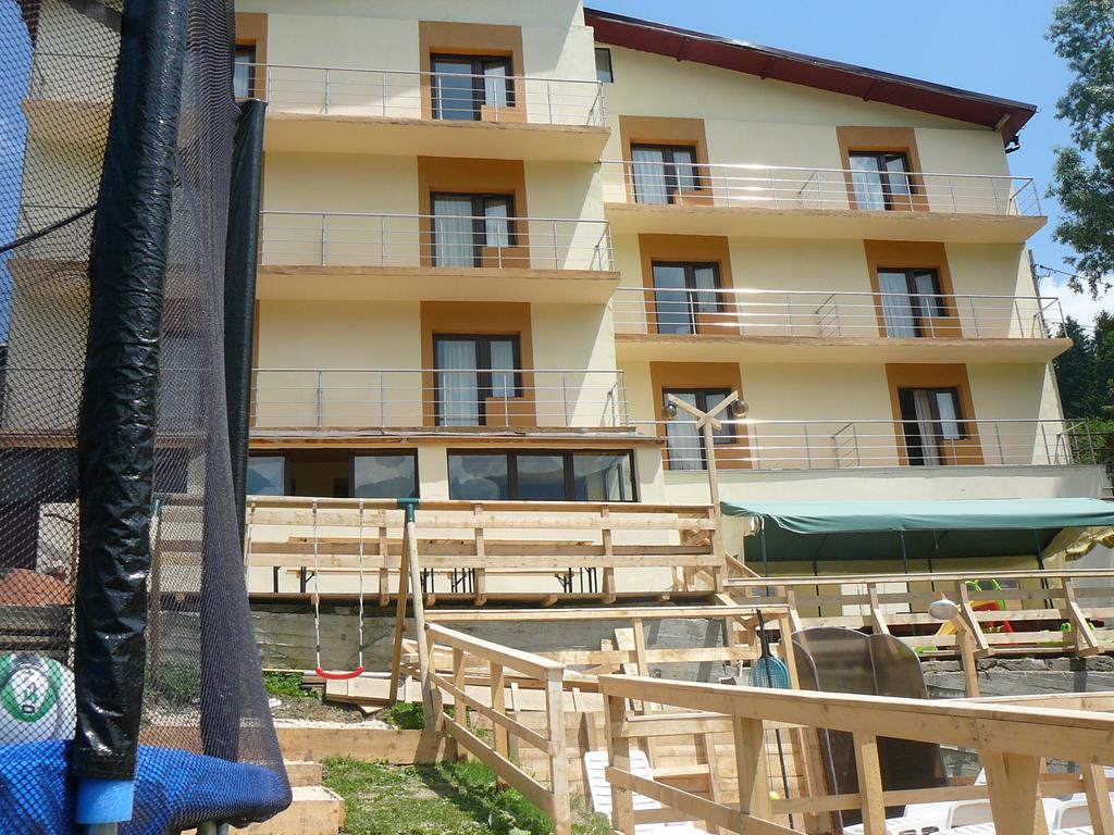 Pensiunea Edy Busteni Exterior photo